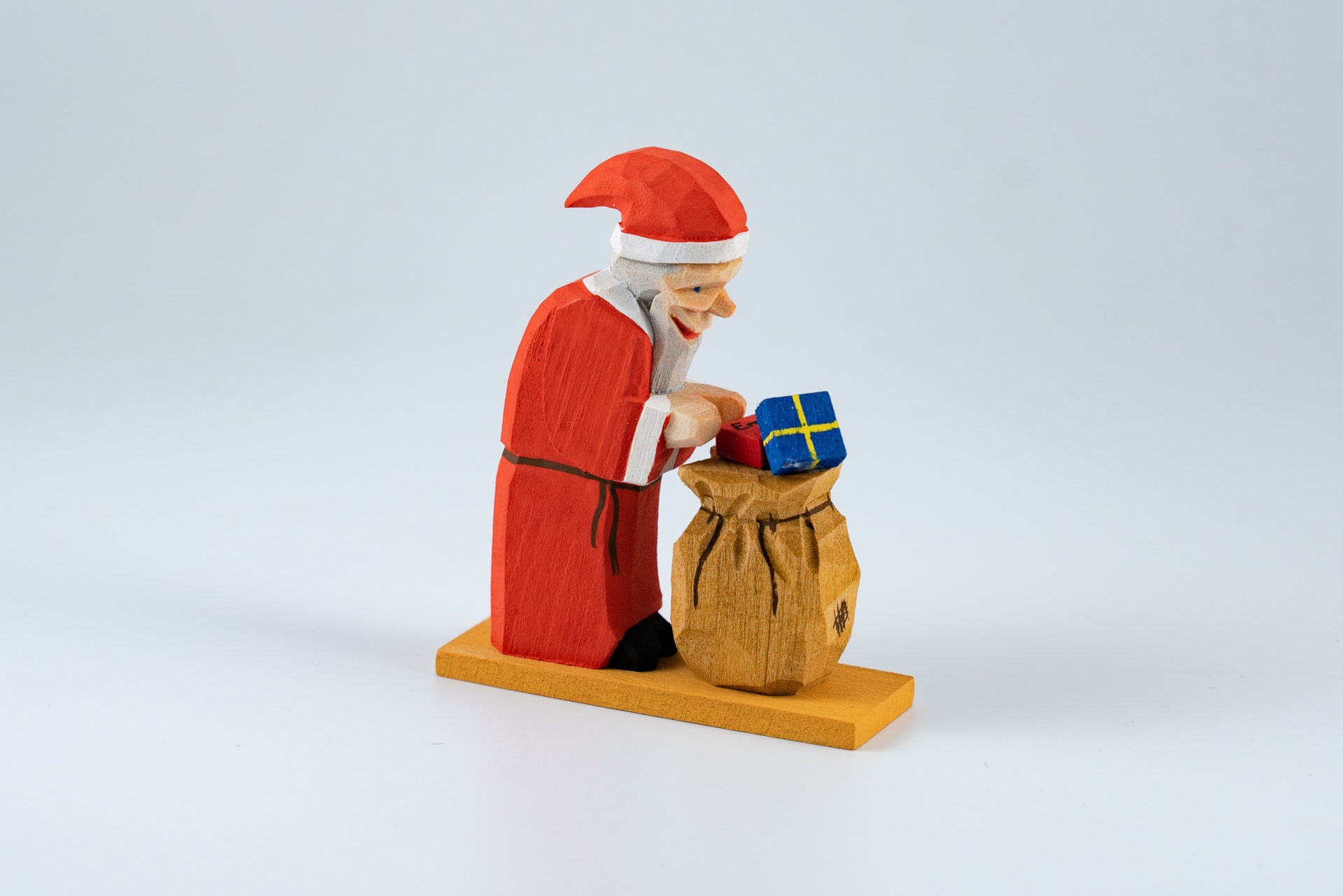 Weihnachtsmann mit Geschenkesack
